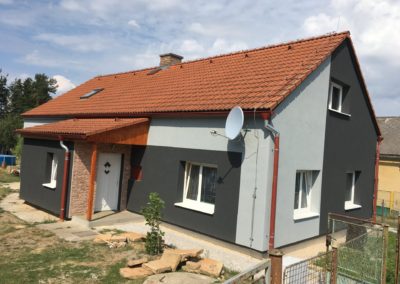 Renovace fasády v černé barvě